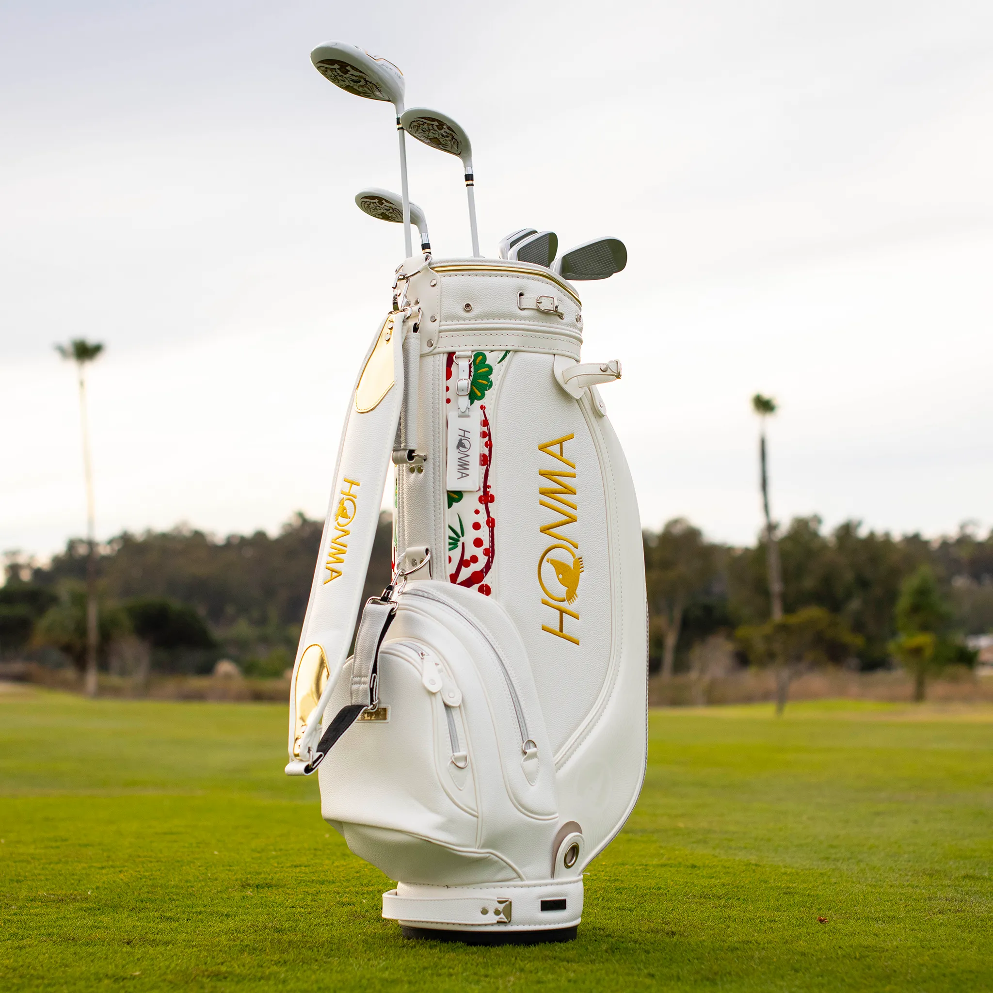 BERES Aizu White Golf  Bag