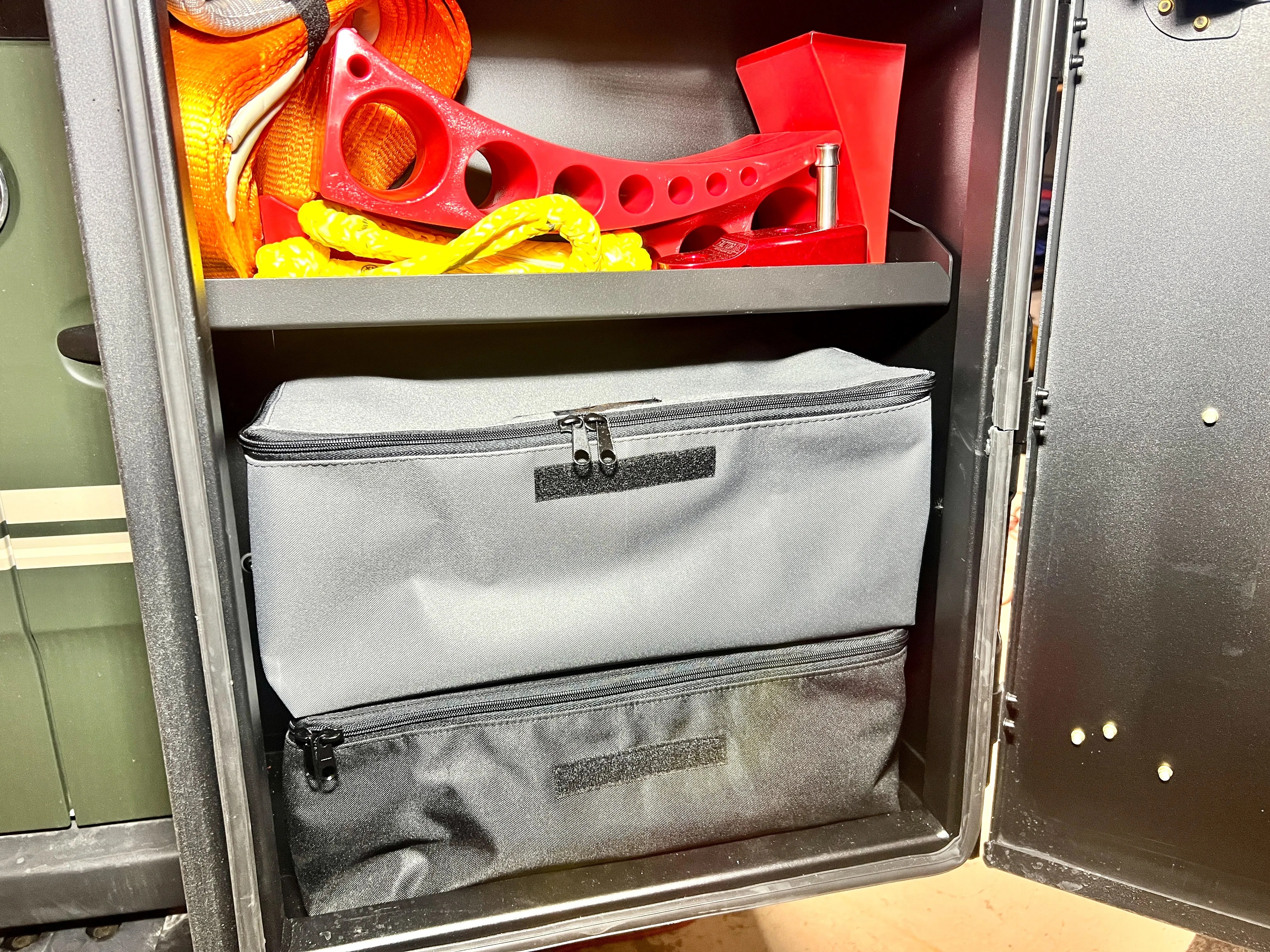 EXPEDITION BOX-LARGE Divider Storage Bags