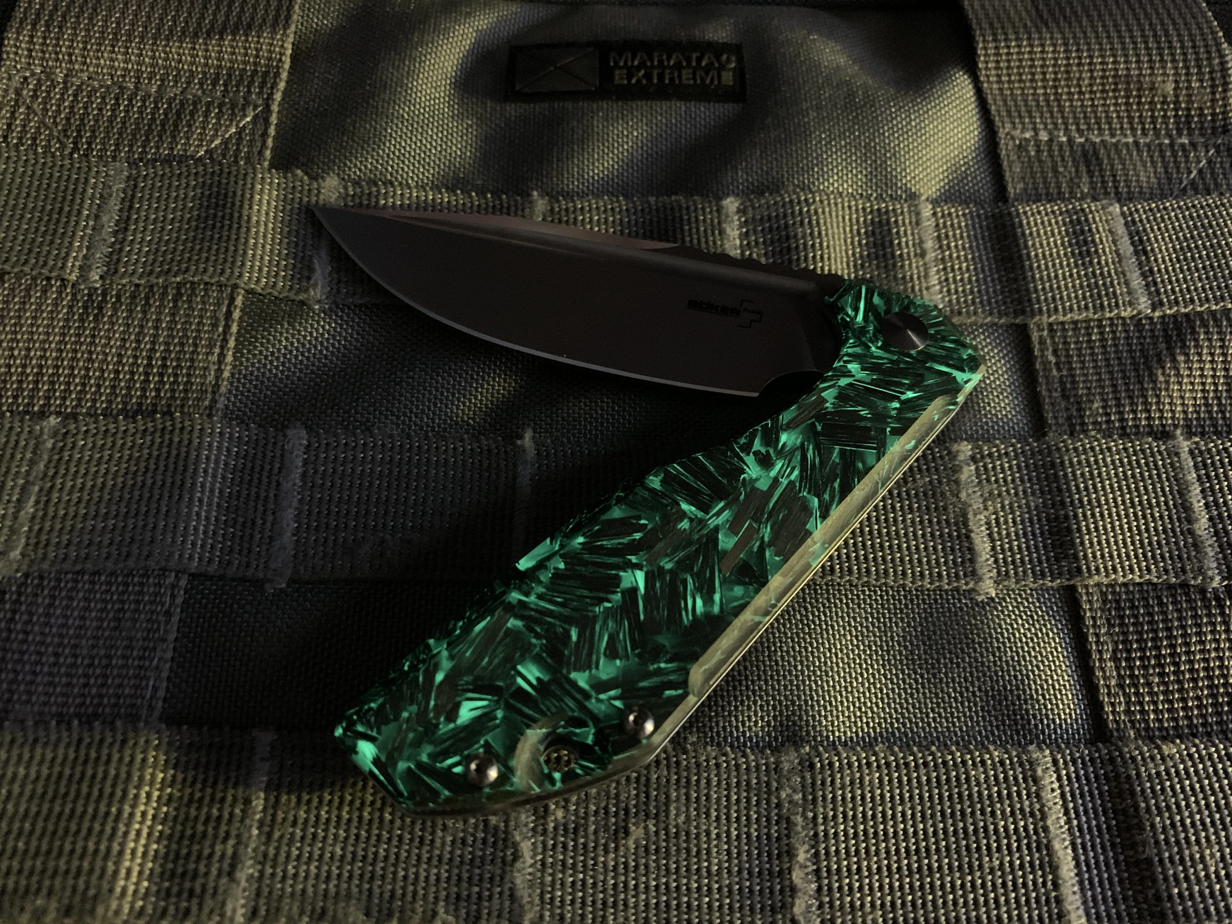 Glow - Boker Stout Commander -  Shredded Carbon Fiber Knife