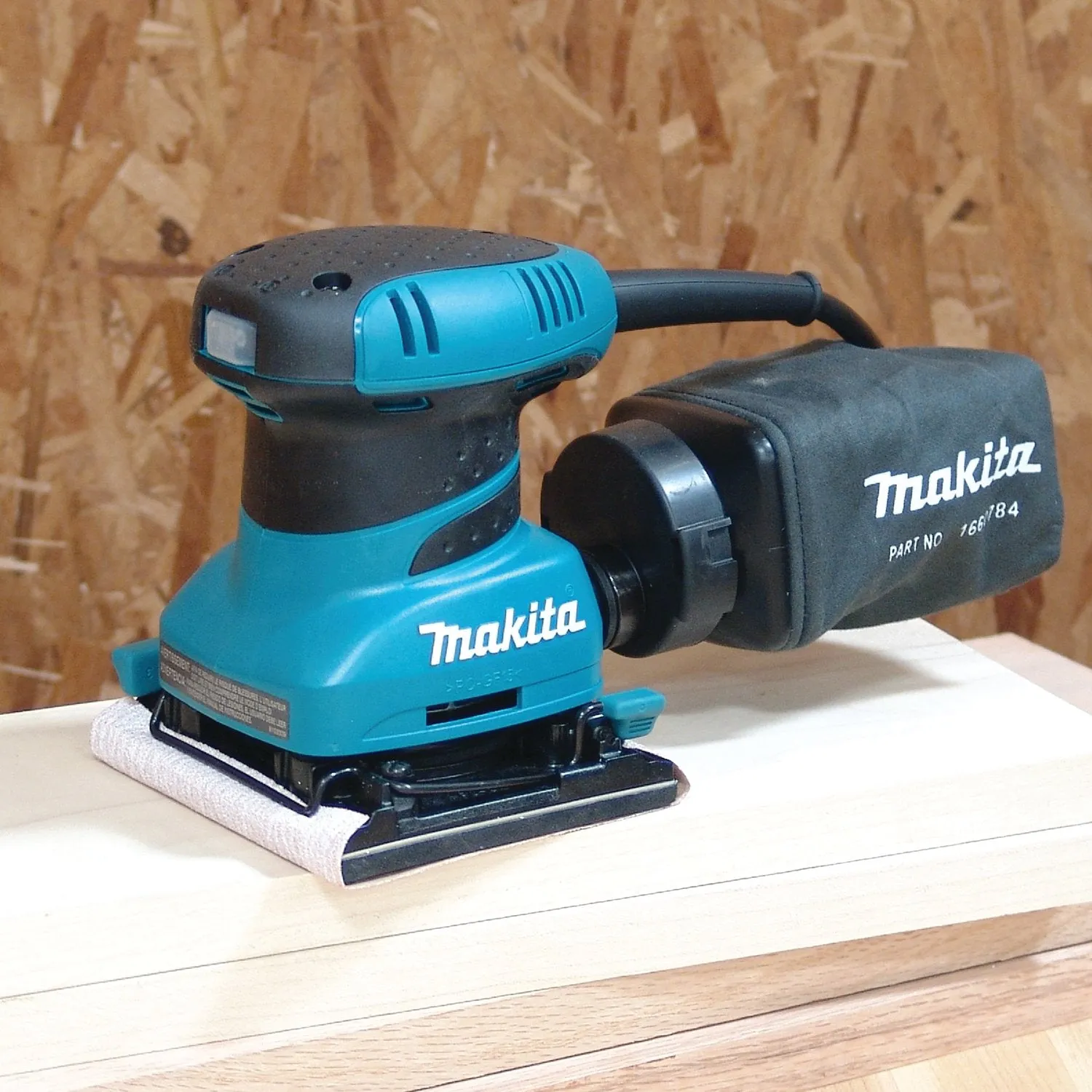 Makita (BO4556-R) 1/4 Sheet Finishing Sander (Factory Reconditioned)