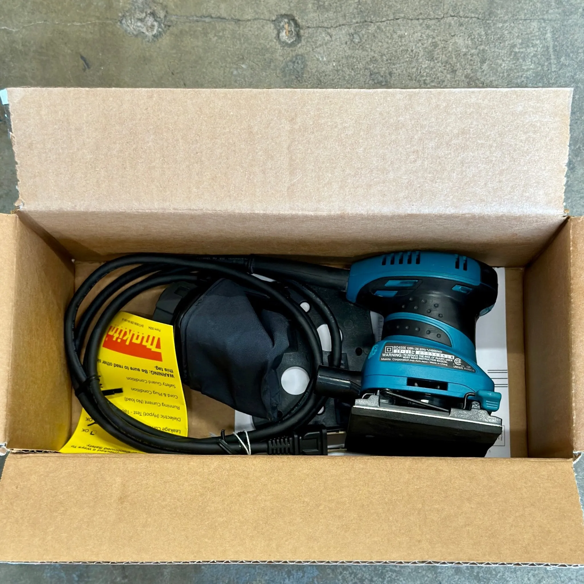 Makita (BO4556-R) 1/4 Sheet Finishing Sander (Factory Reconditioned)