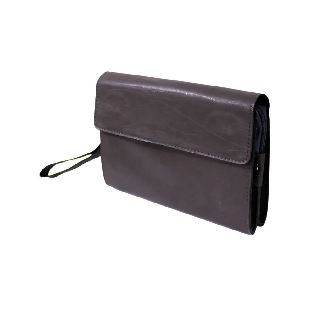 Nomadic Clutch